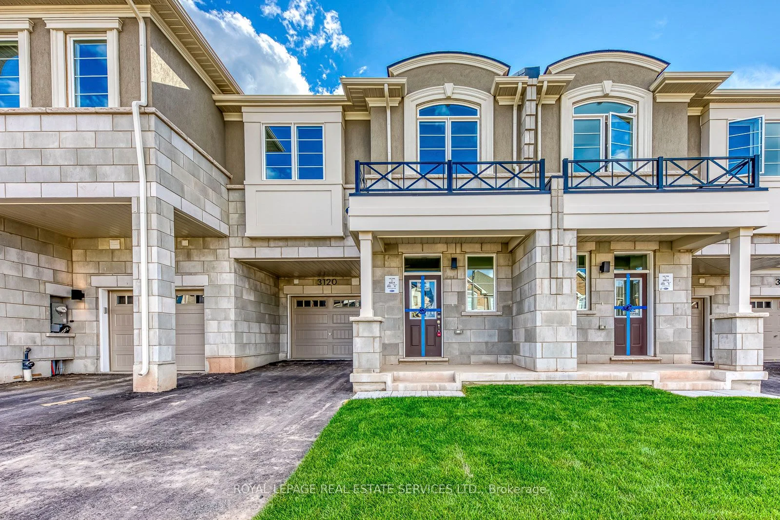 3120 John McKay Boulevard, Oakville, ON L6H 8A7