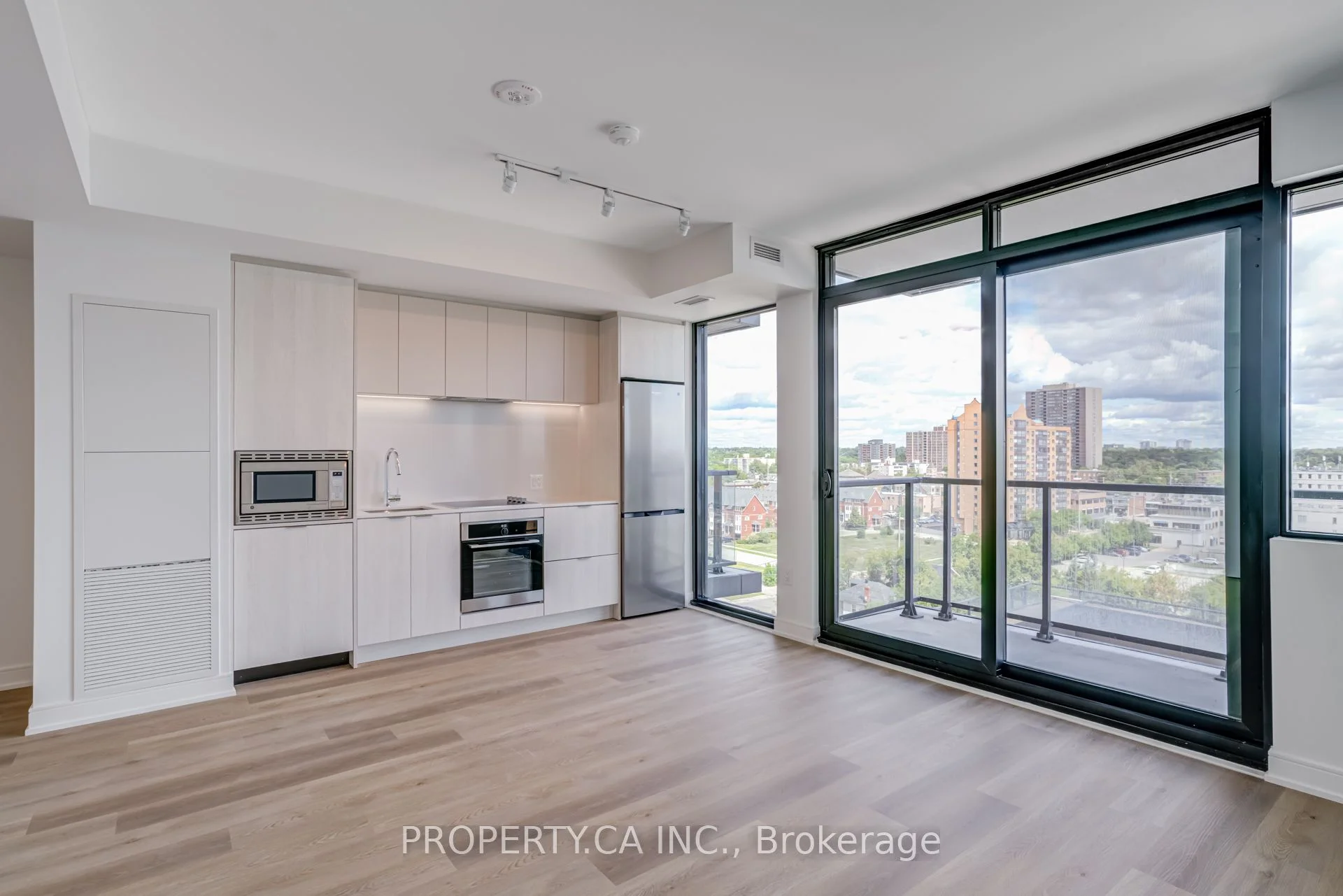 3009 Novar Road 903, Mississauga, ON L5B 0P9