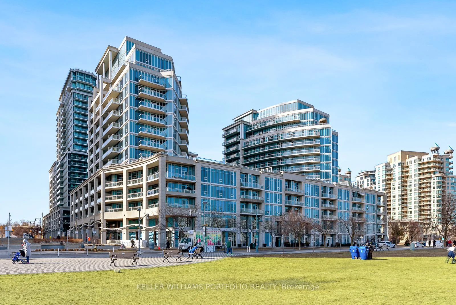 58 Marine Parade Drive 221, Toronto W06, ON M8V 4G1