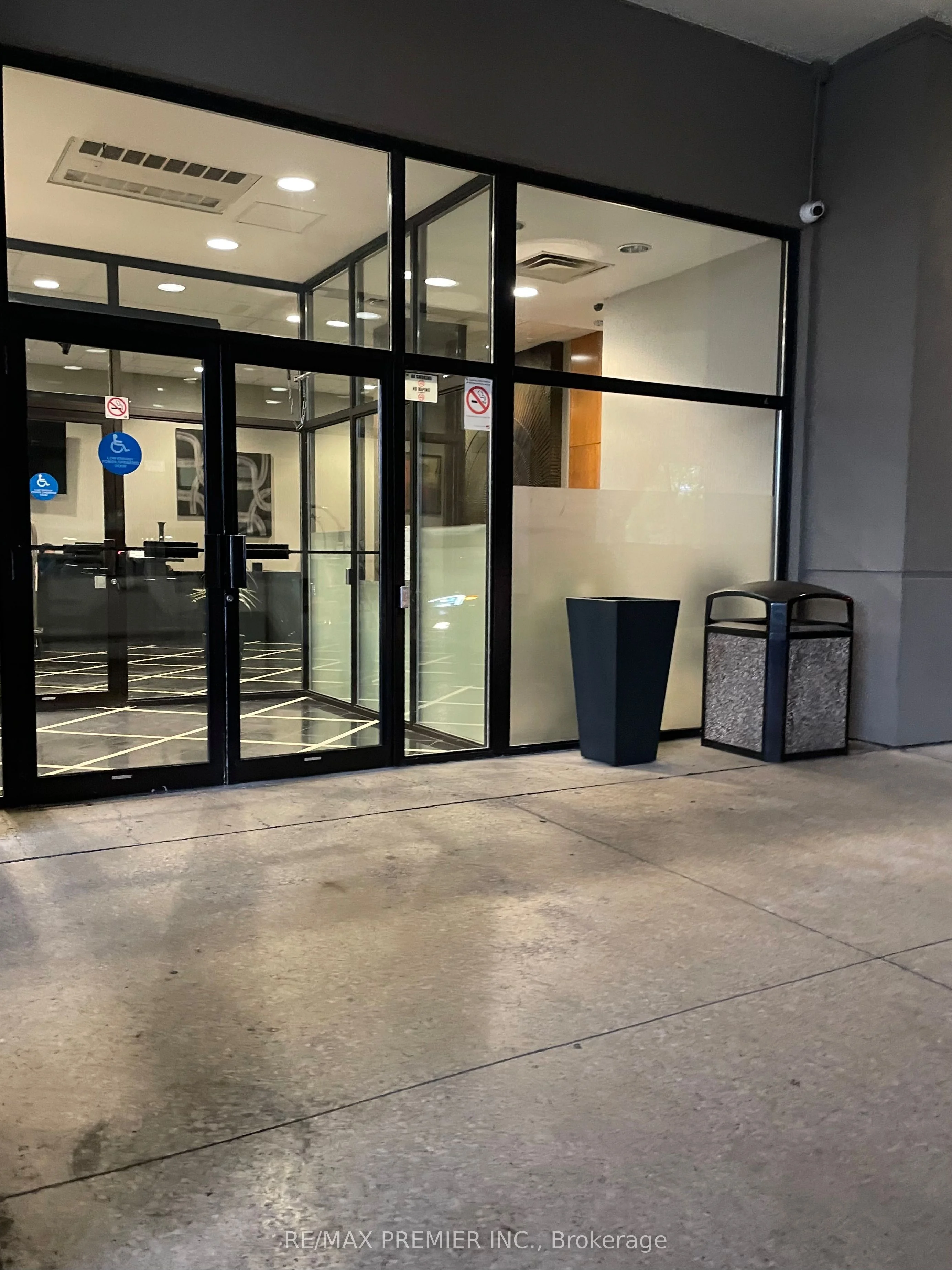 2737 Keele Street 325, Toronto W05, ON M3M 2E9