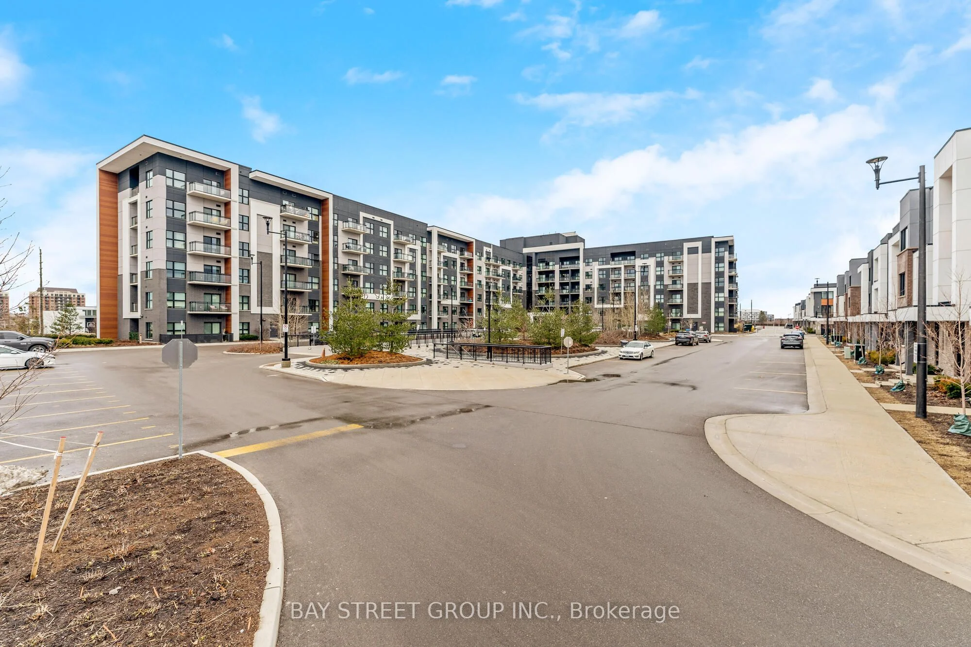 #523 128 Grovewood Common, Oakville, ON, L6H 0X3