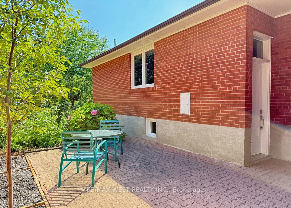 15 Newell Court BSMT, Toronto W08, ON M9A 4T9