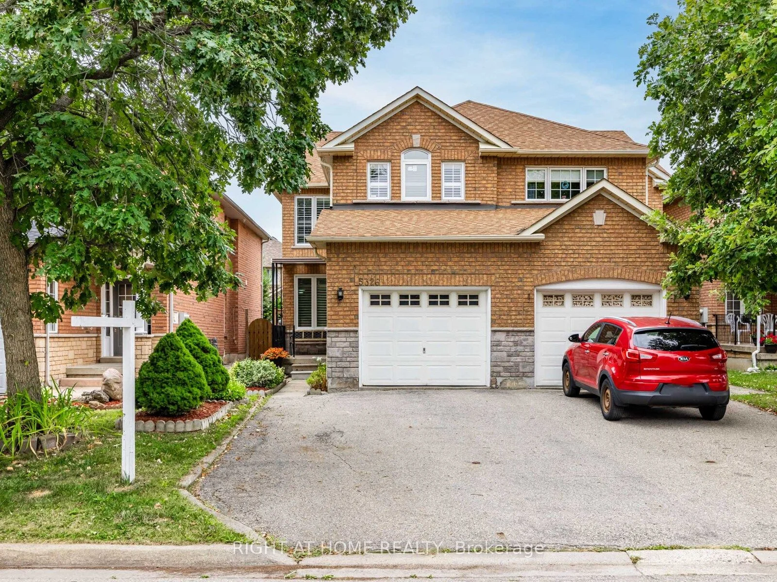 5326 Marblewood Drive, Mississauga, ON L5V 2K8