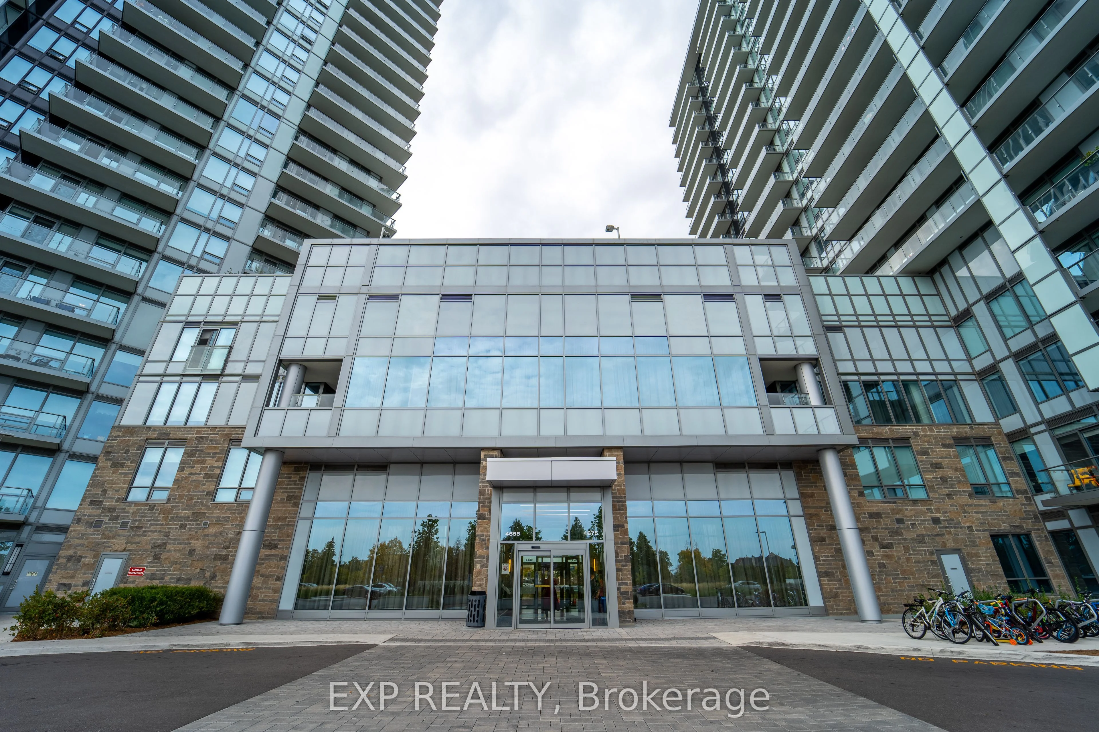 4675 metcalfe Avenue 1807, Mississauga, ON L5M 0Z7