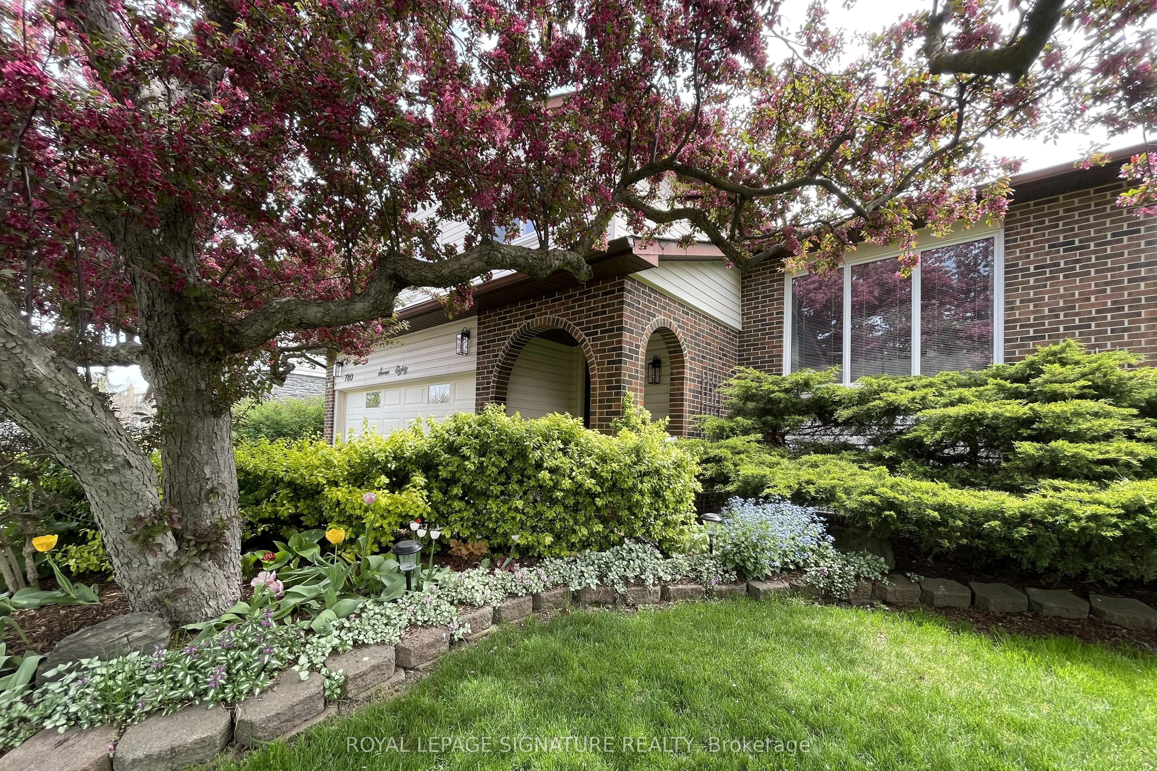 780 Woodward Avenue, Milton, ON L9T 3T9