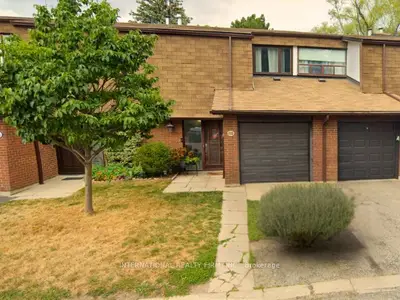 Condo Townhouse in Mississauga