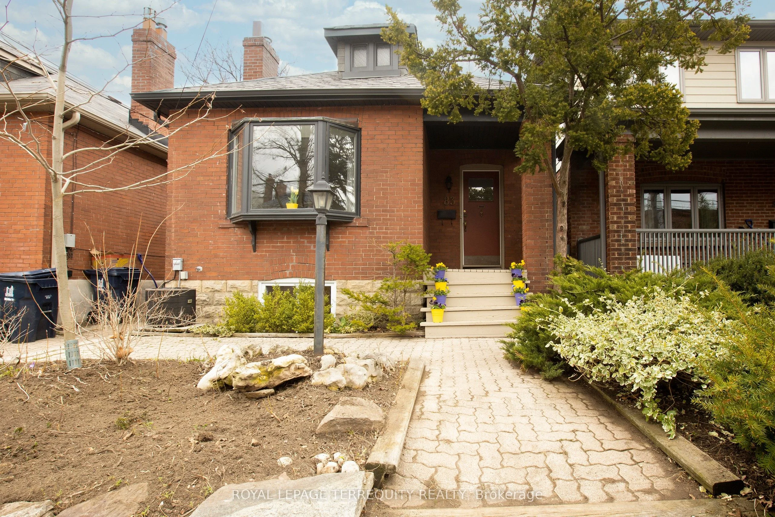 83 Durie Street, Toronto W01, ON M6S 3E7