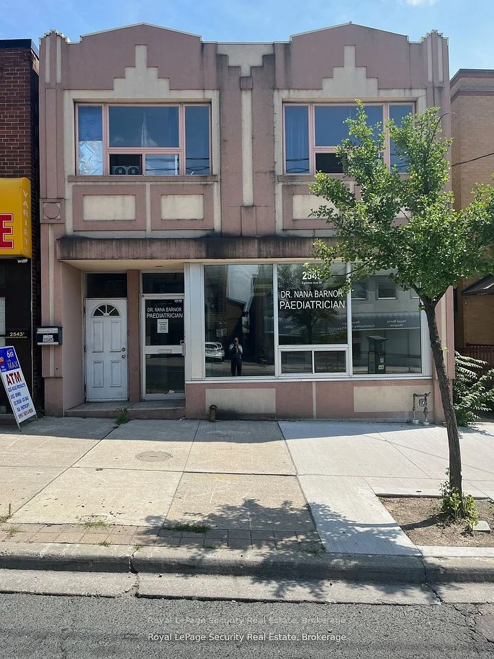 2545 Eglinton Avenue W, Toronto W03, ON M6M 1T2
