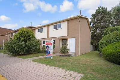 Condo Apartment in Brampton