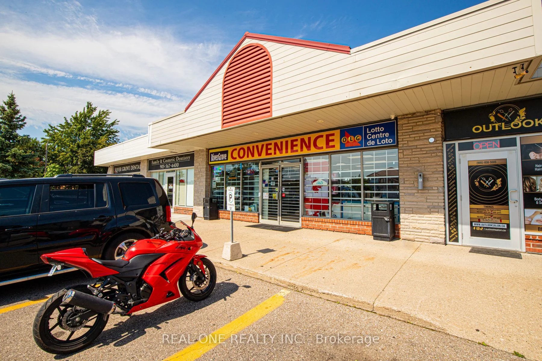 5695 River Grove Avenue E A, Mississauga, ON L5M 3V8