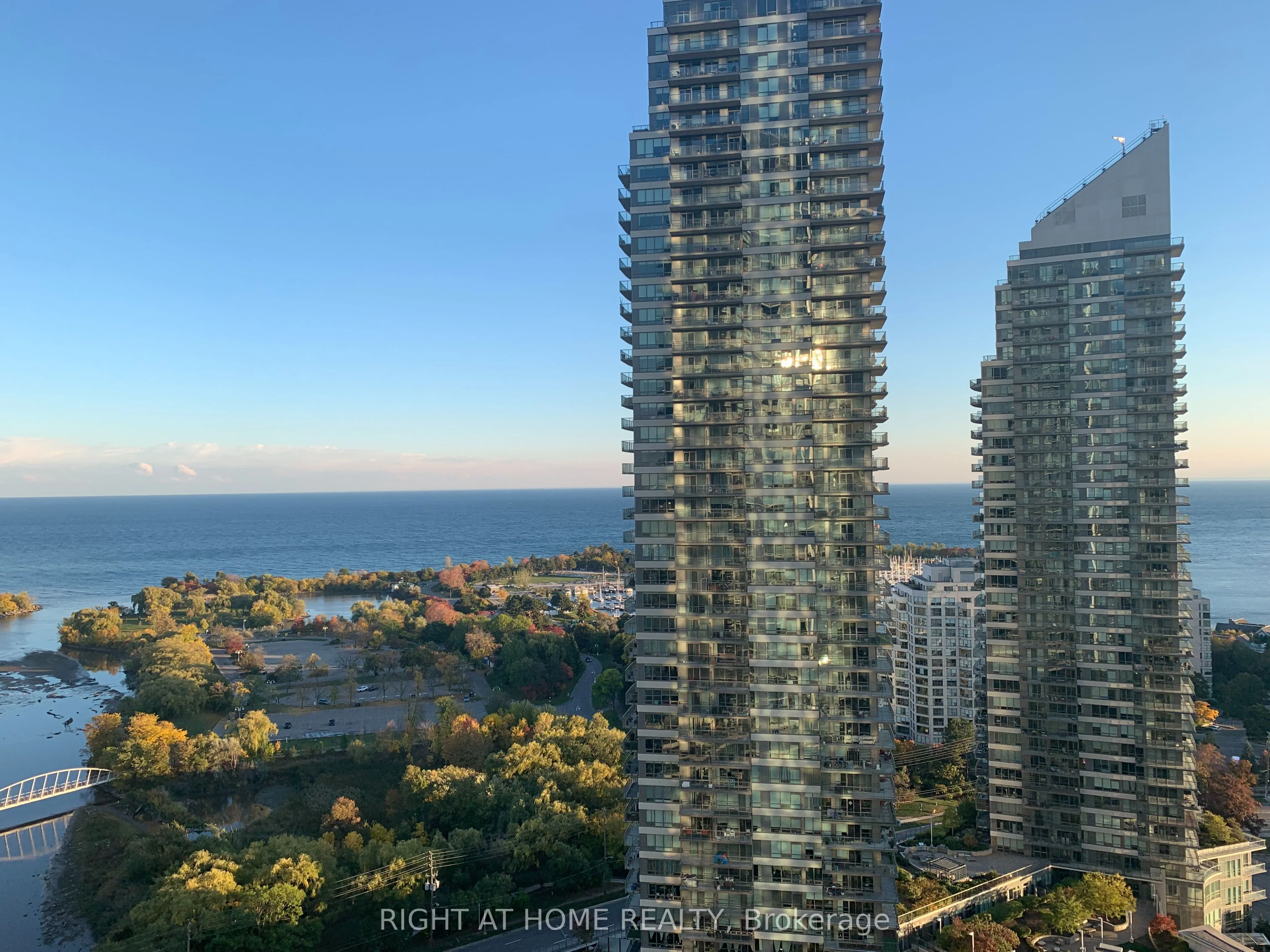 2220 Lake Shore Boulevard W 2601, Toronto W06, ON M8V 0C1