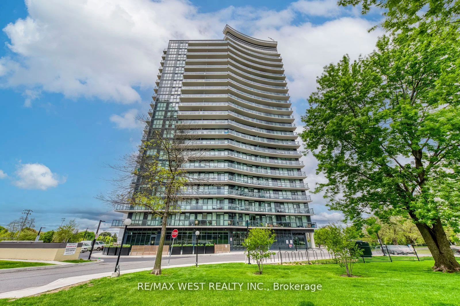 1461 Lawrence Avenue W 1104, Toronto W04, ON M6L 0A6