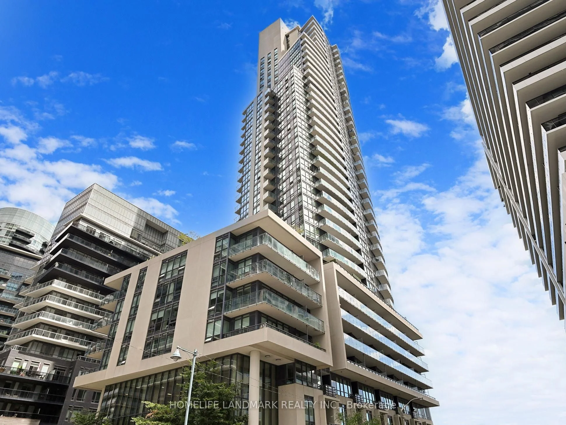 59 Annie Craig Drive 1608, Toronto W06, ON M8V 0C4