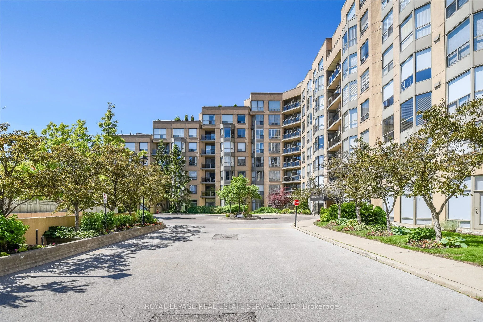 2511 Lakeshore Road W 608, Oakville, ON L6L 6L9