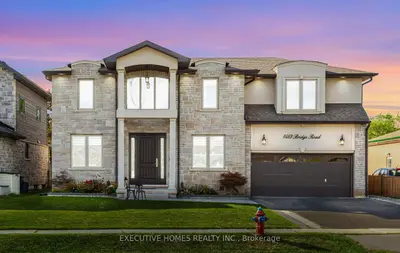 Detached in Oakville