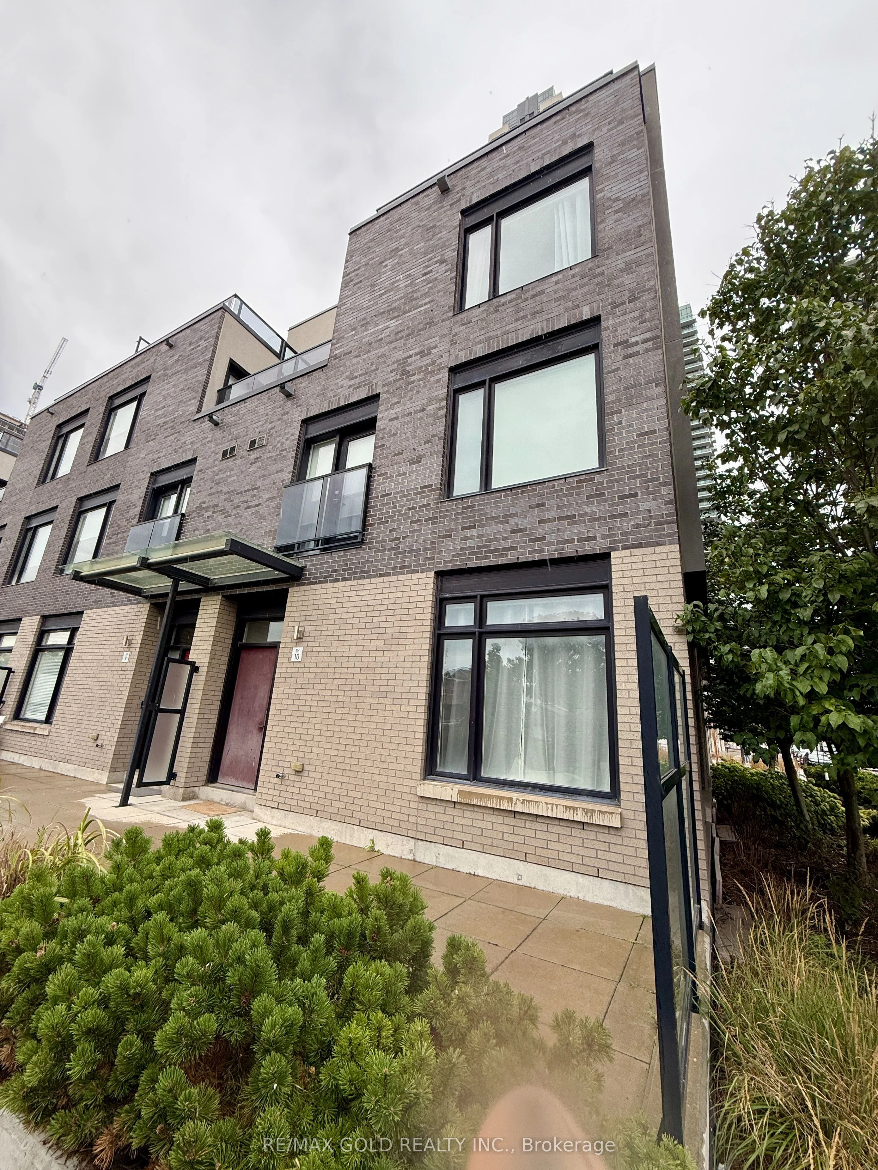 4050 Parkside Village Drive 10, Mississauga, ON L5B 0K2