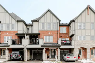Att/Row/Townhouse in Oakville