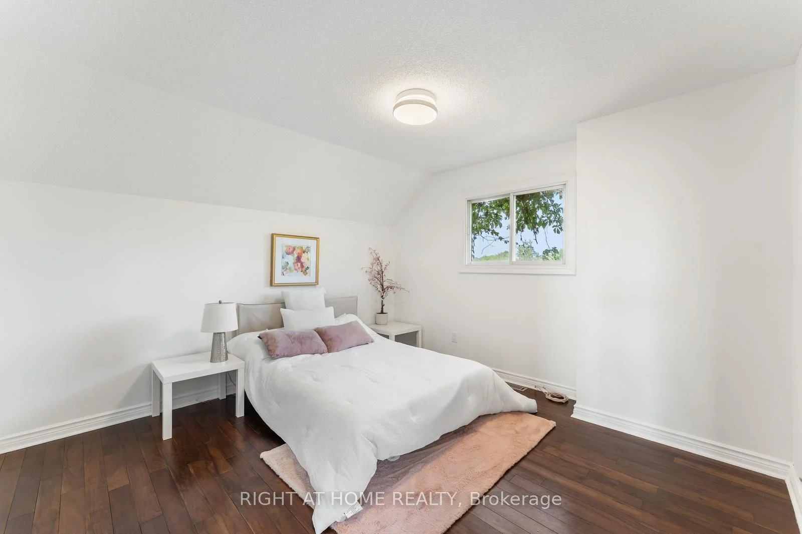 1186 Glenashton Drive Room H, Oakville, ON L6H 5L7