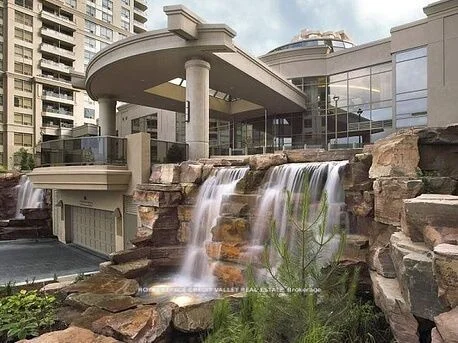 3880 Duke Of York Boulevard 1204, Mississauga, On L5b 4m7