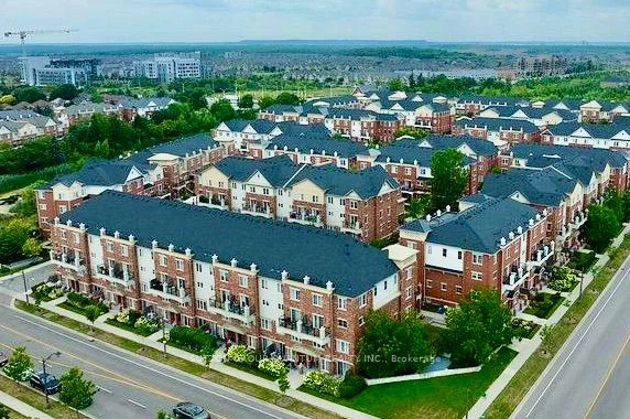 47 HAYS Boulevard 21, Oakville, ON L6H 0J1