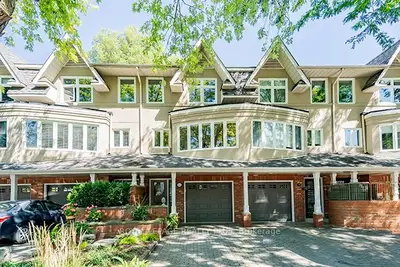 Att/Row/Townhouse in Oakville