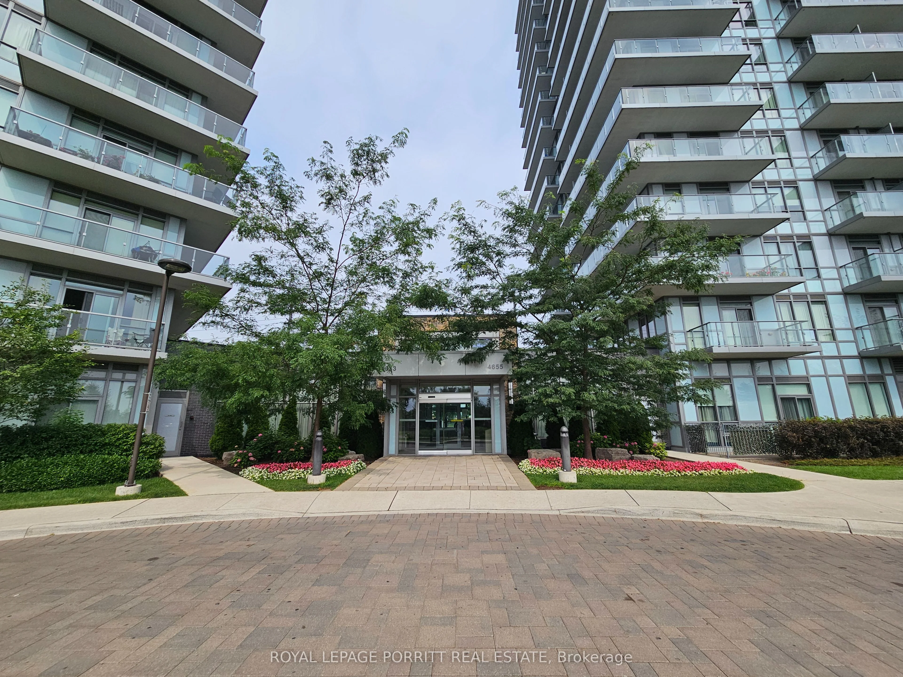 4633 Glen Erin Drive 408, Mississauga, ON L5M 7E1