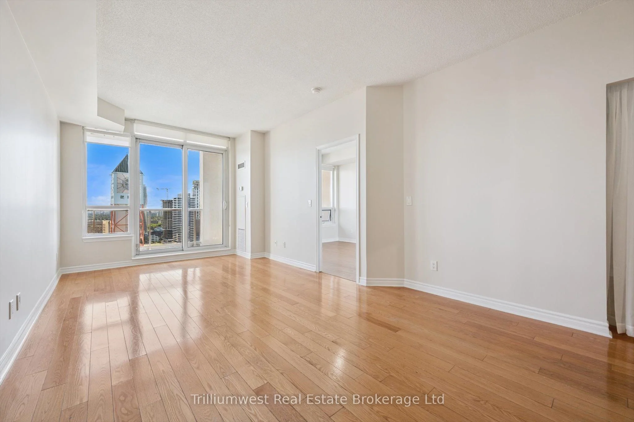 4090 Living Arts Drive 2809, Mississauga, ON L5B 4M8