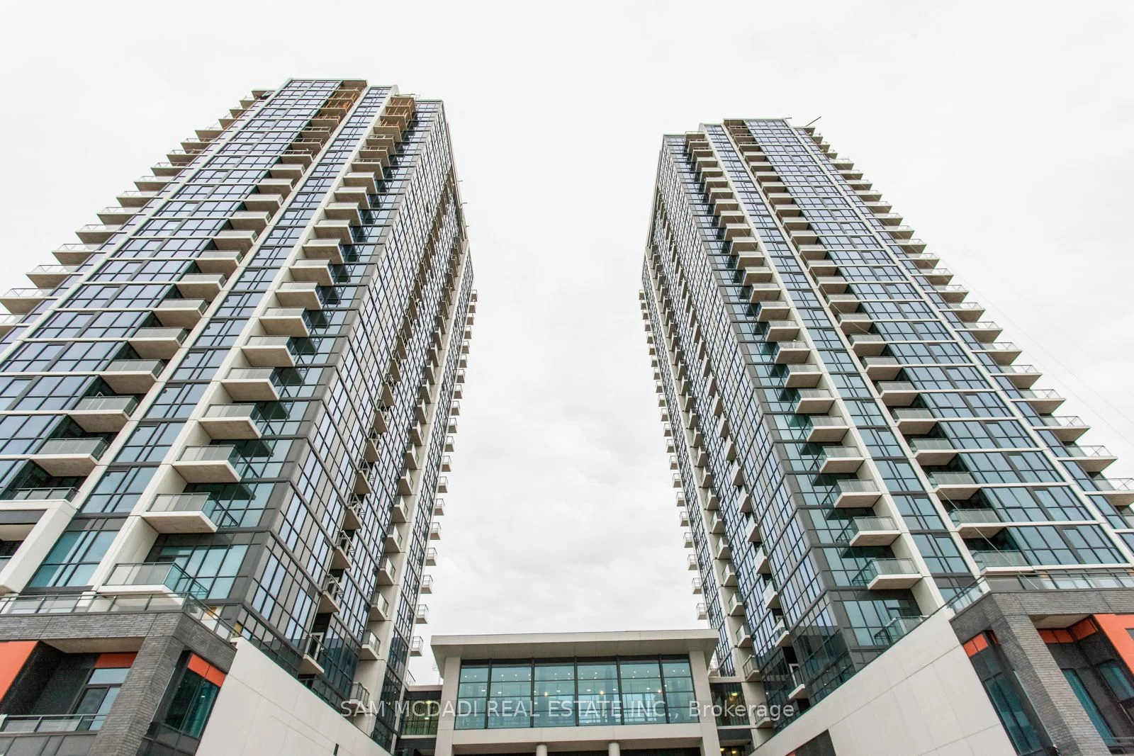 55 Eglinton Avenue W 1504, Mississauga, ON L5R 0E4