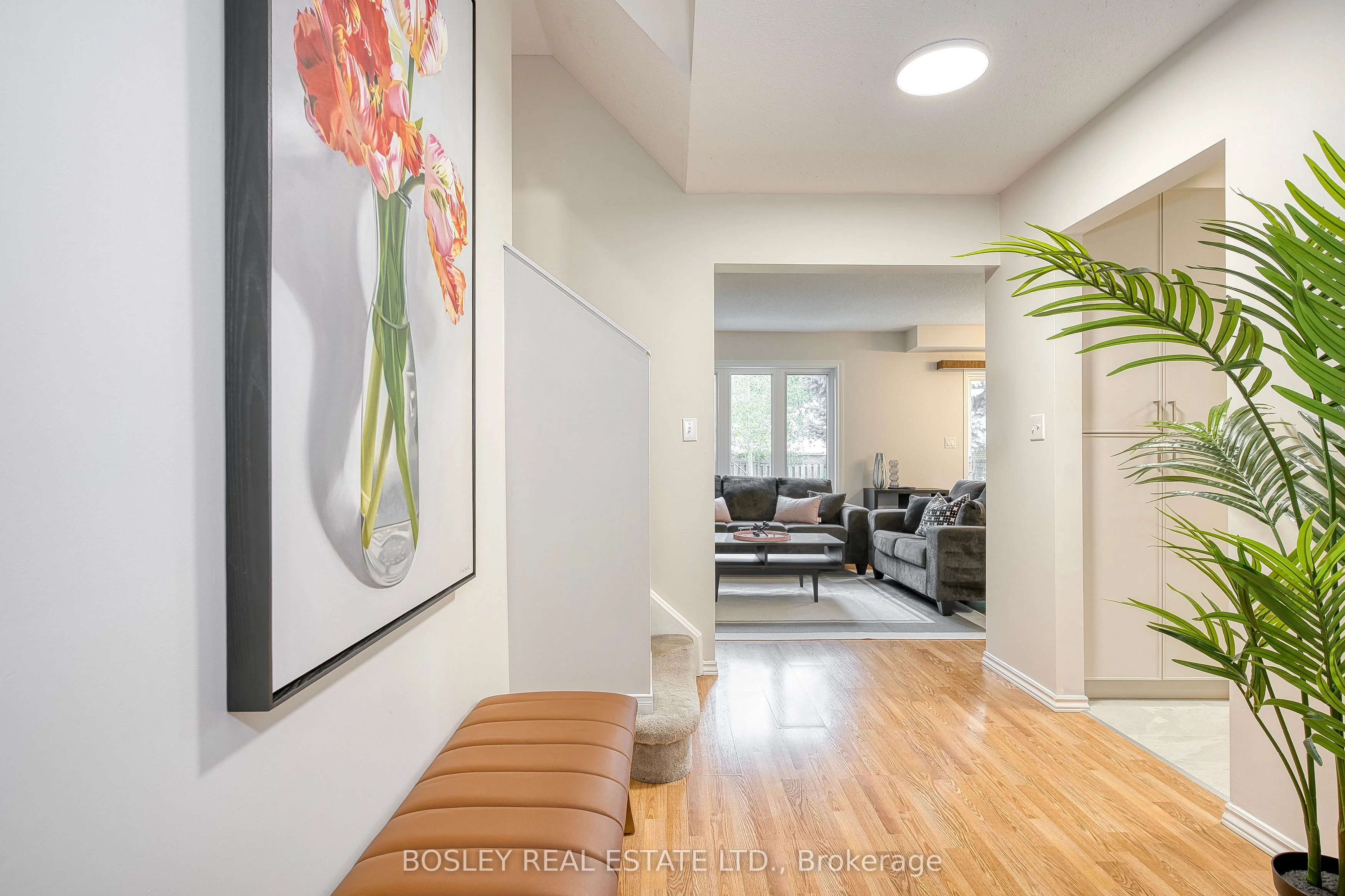 2104 White Dove Circle, Oakville, ON L6M 3R6