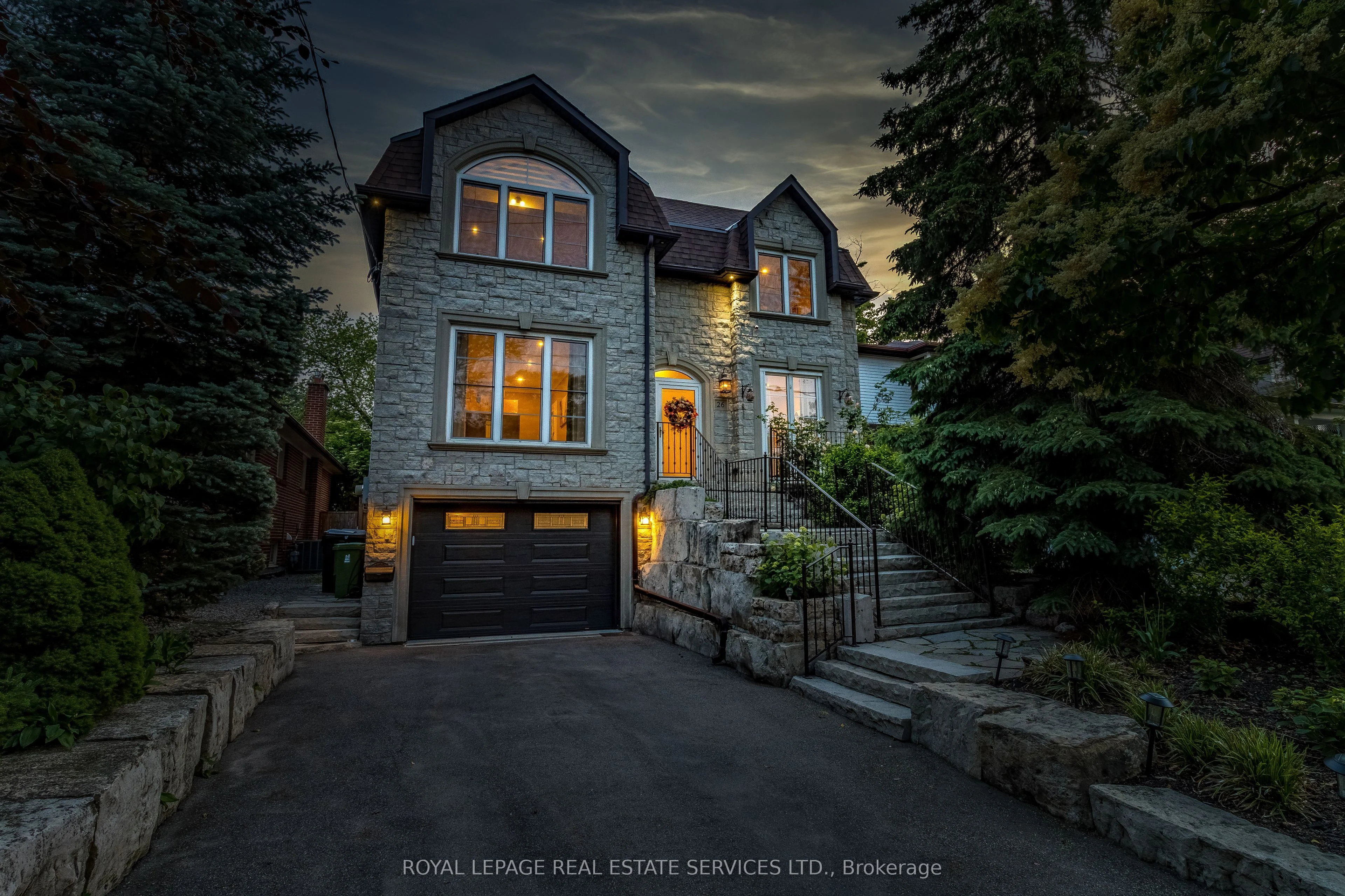 26 Prennan Avenue, Toronto W08, ON M9B 4B8