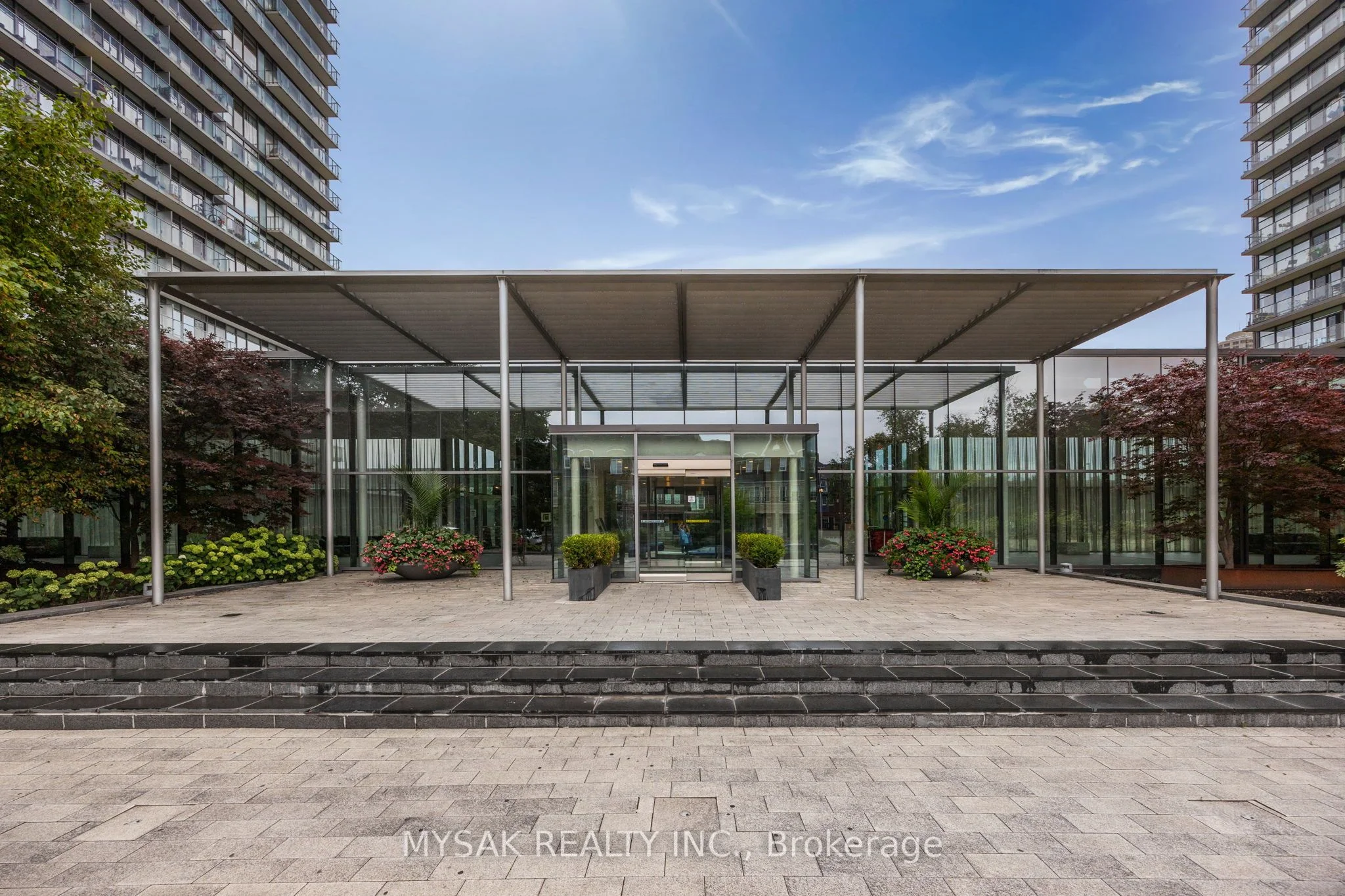 105 The Queensway 2513, Toronto W01, ON M6S 5B5