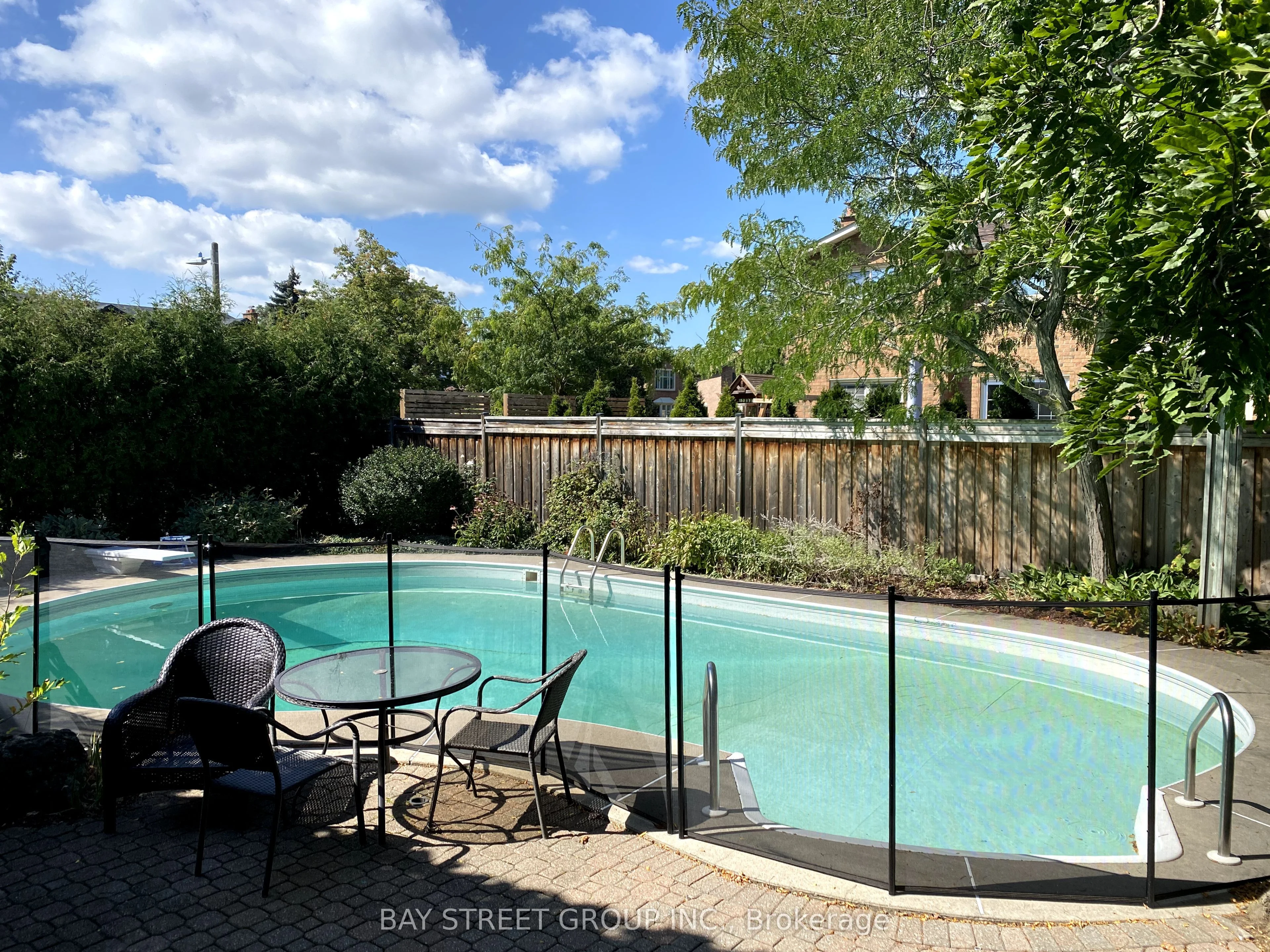 1322 Roseberry Crescent, Oakville, ON L6M 1W1