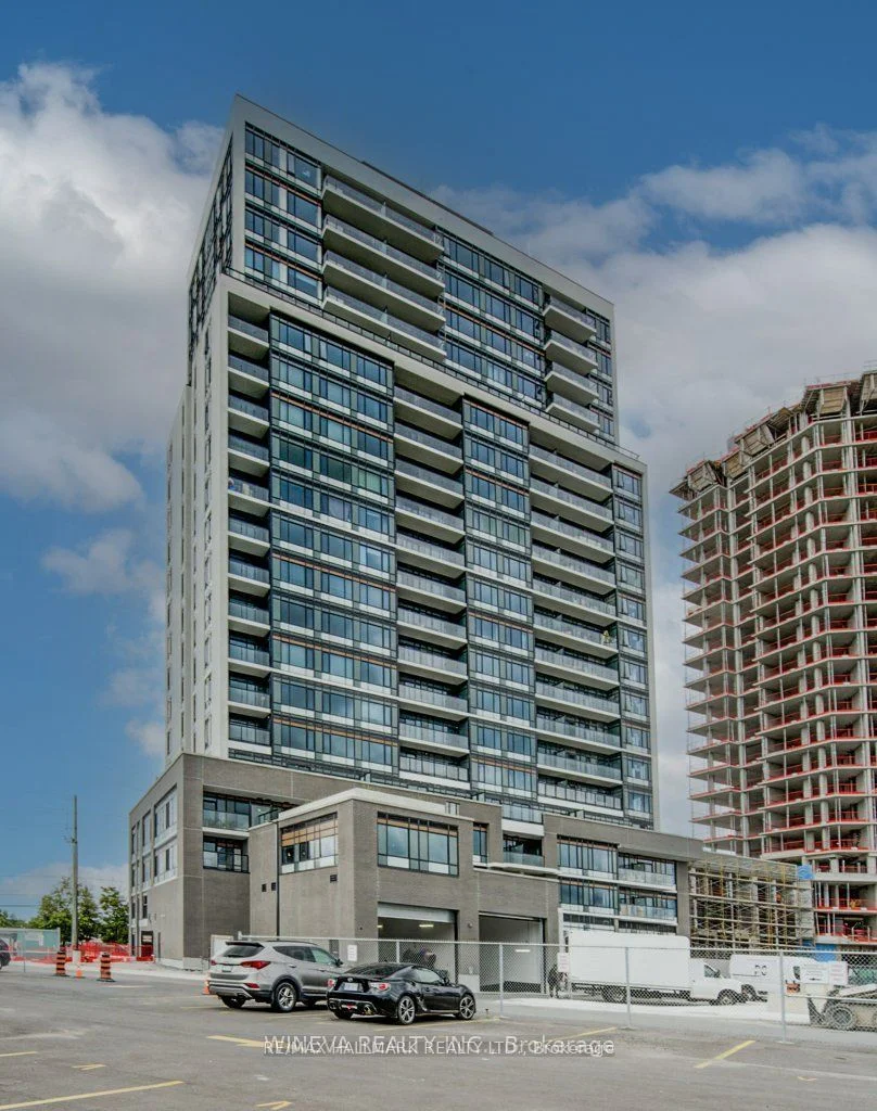 Condo Apartment in Milton