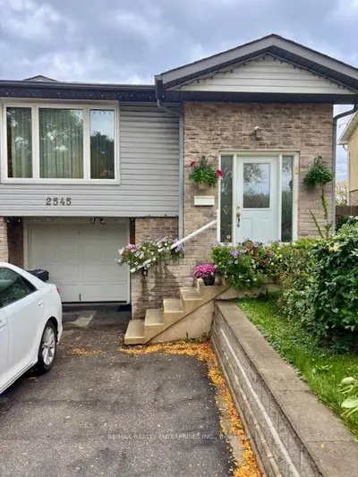 Semi-Detached in Mississauga