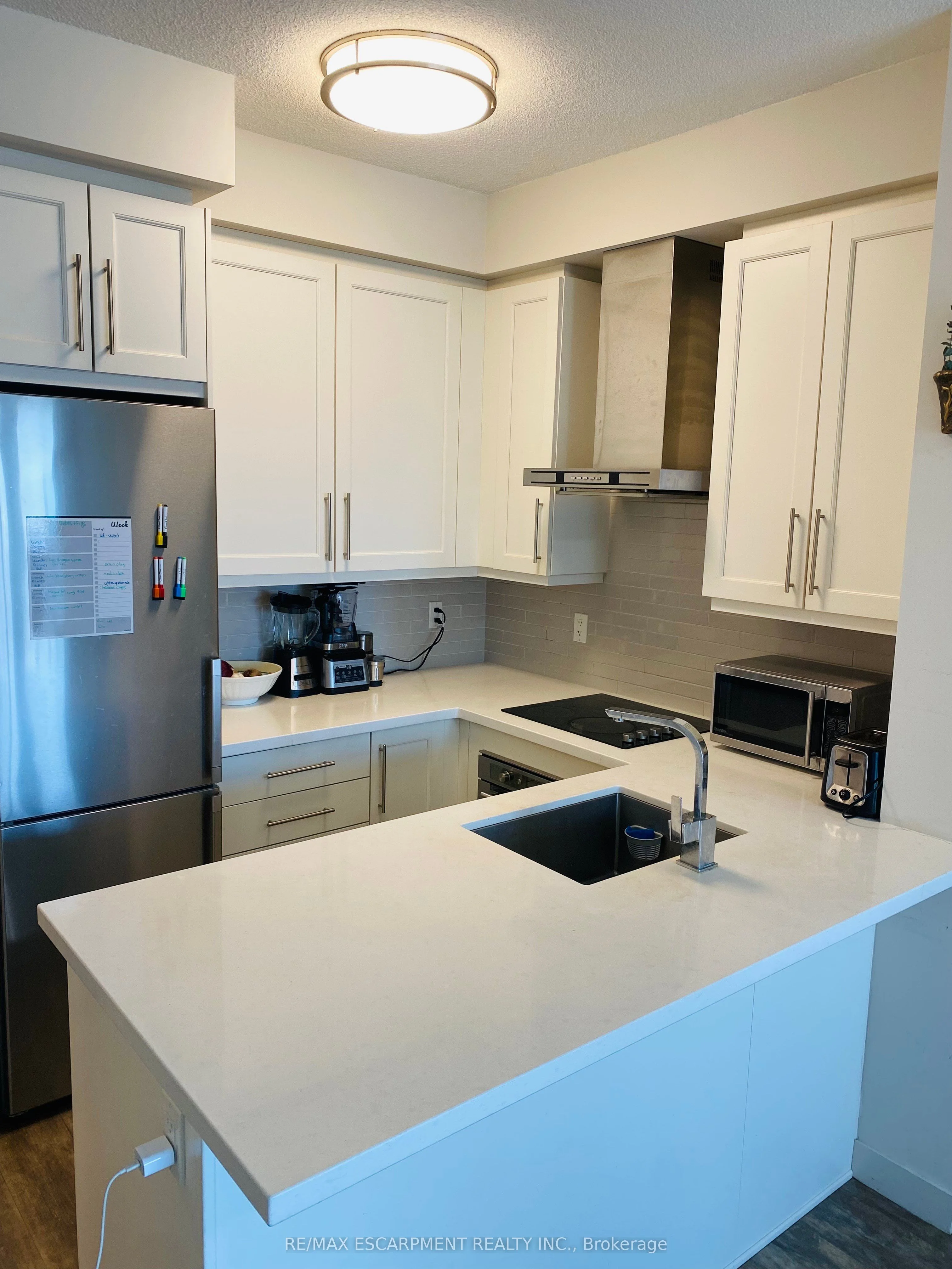 2087 Fairview Street 504, Burlington, ON L7R 0E5