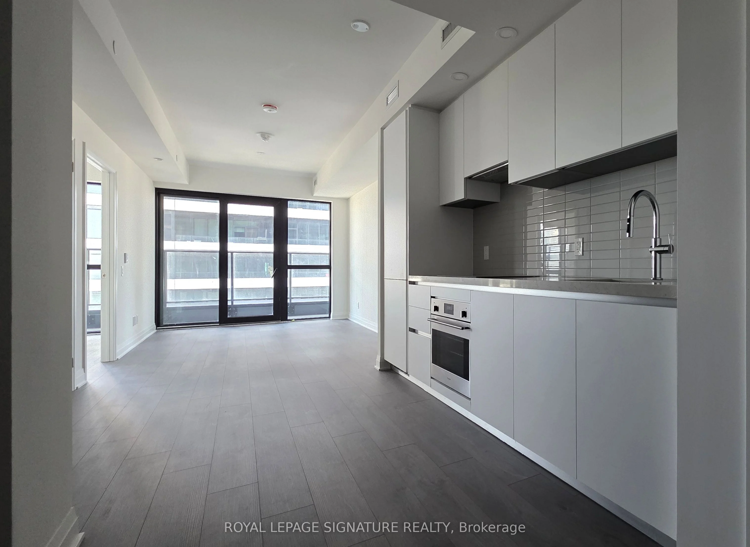 4015 The Exchange 1308, Mississauga, ON L5B 0N9