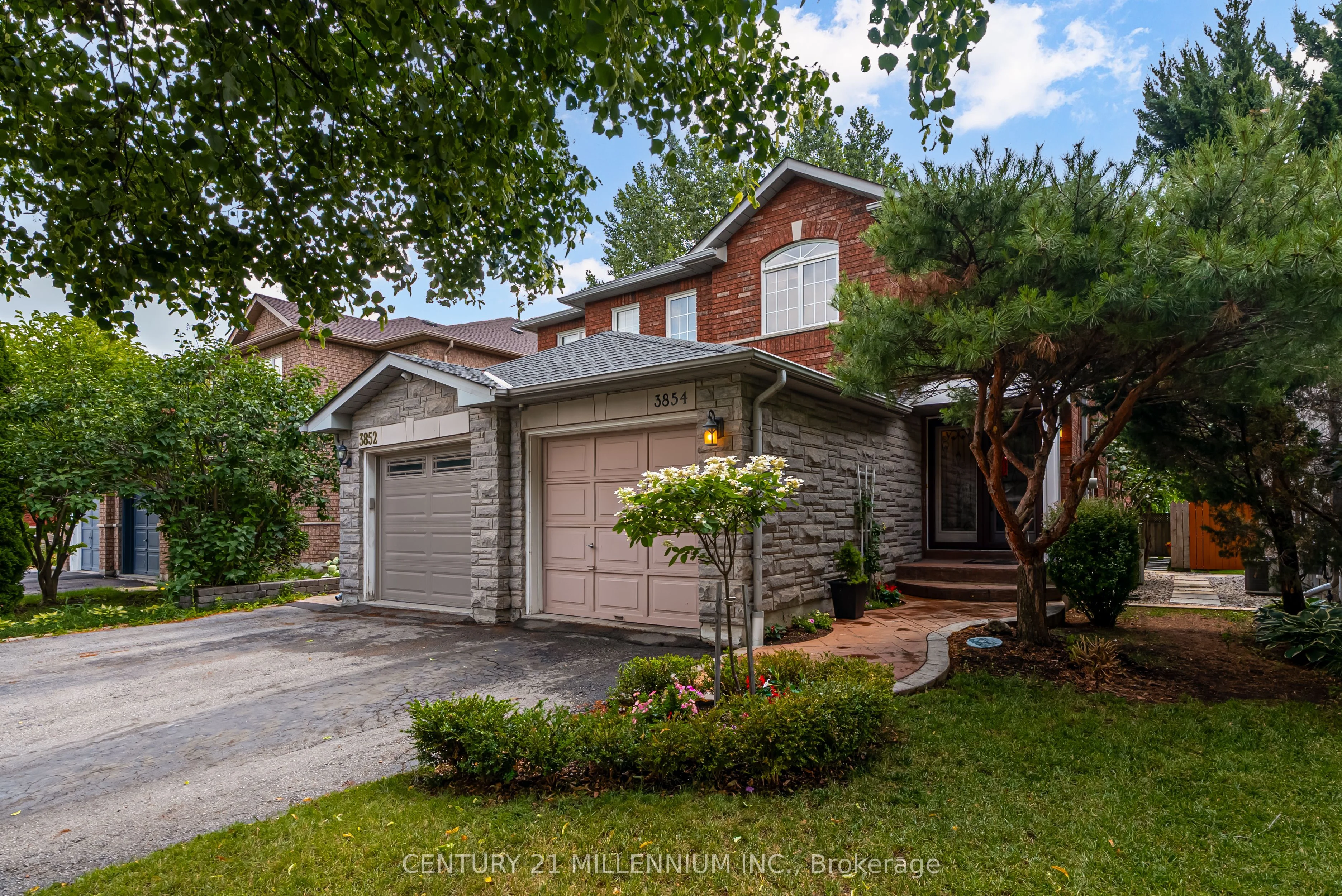 Semi-Detached in Mississauga