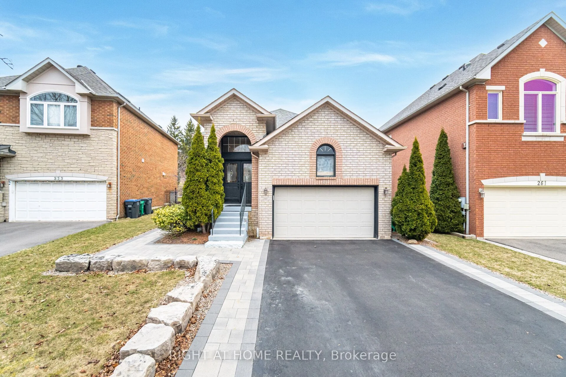 257 Anthony Avenue, Mississauga, On L4z 3v4