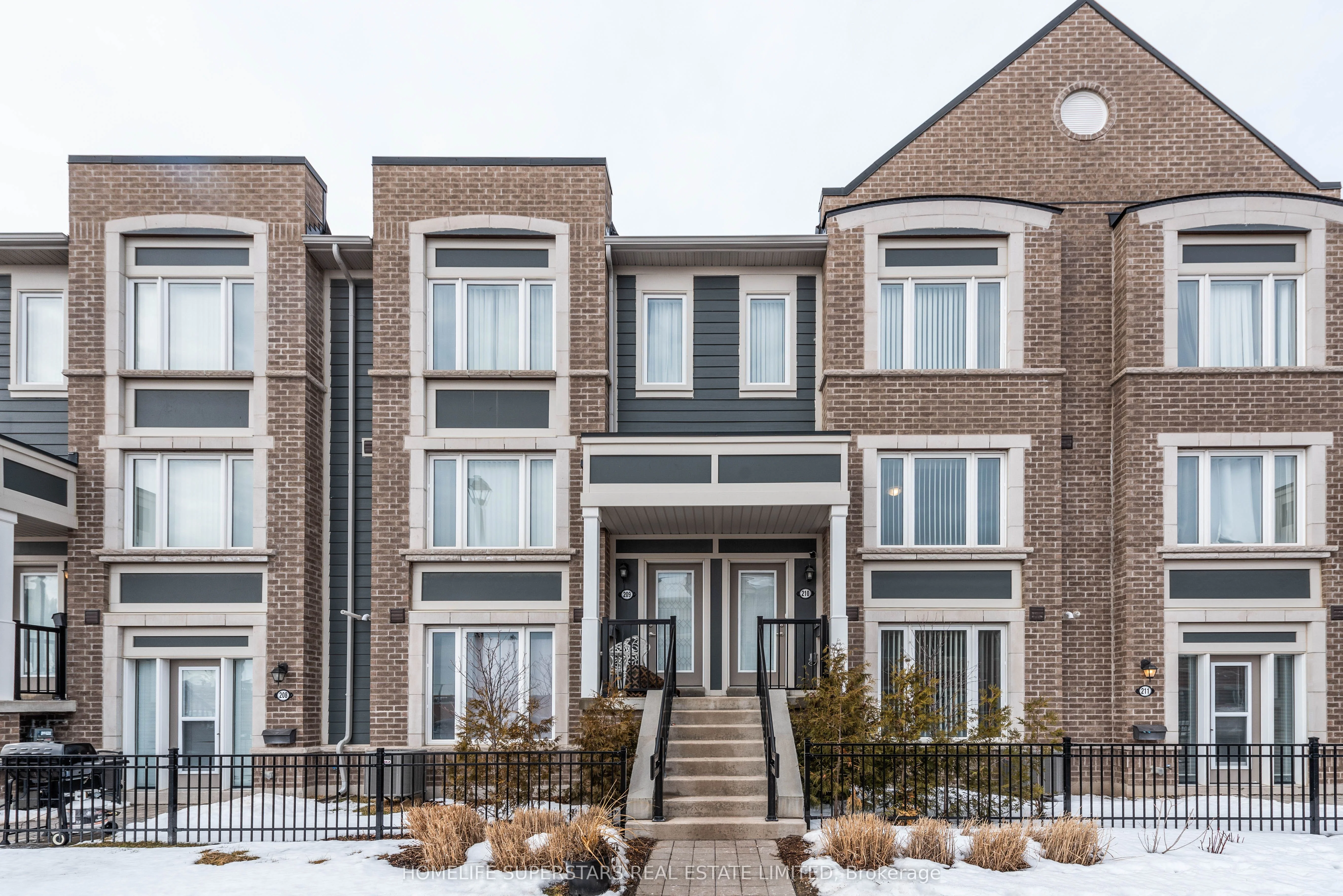 Condo Townhouse in Brampton