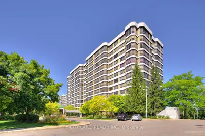 Condo Apartment in Brampton