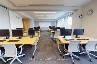 2630 Skymark Avenue 200, Mississauga, ON L4W 5A4