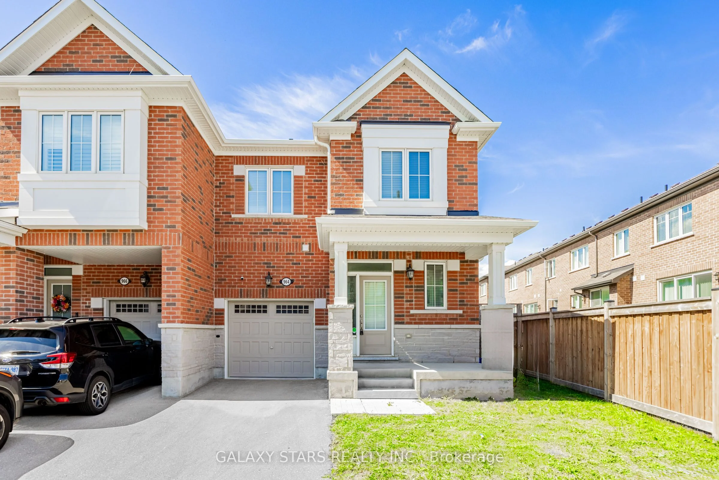 Att/Row/Townhouse in Milton