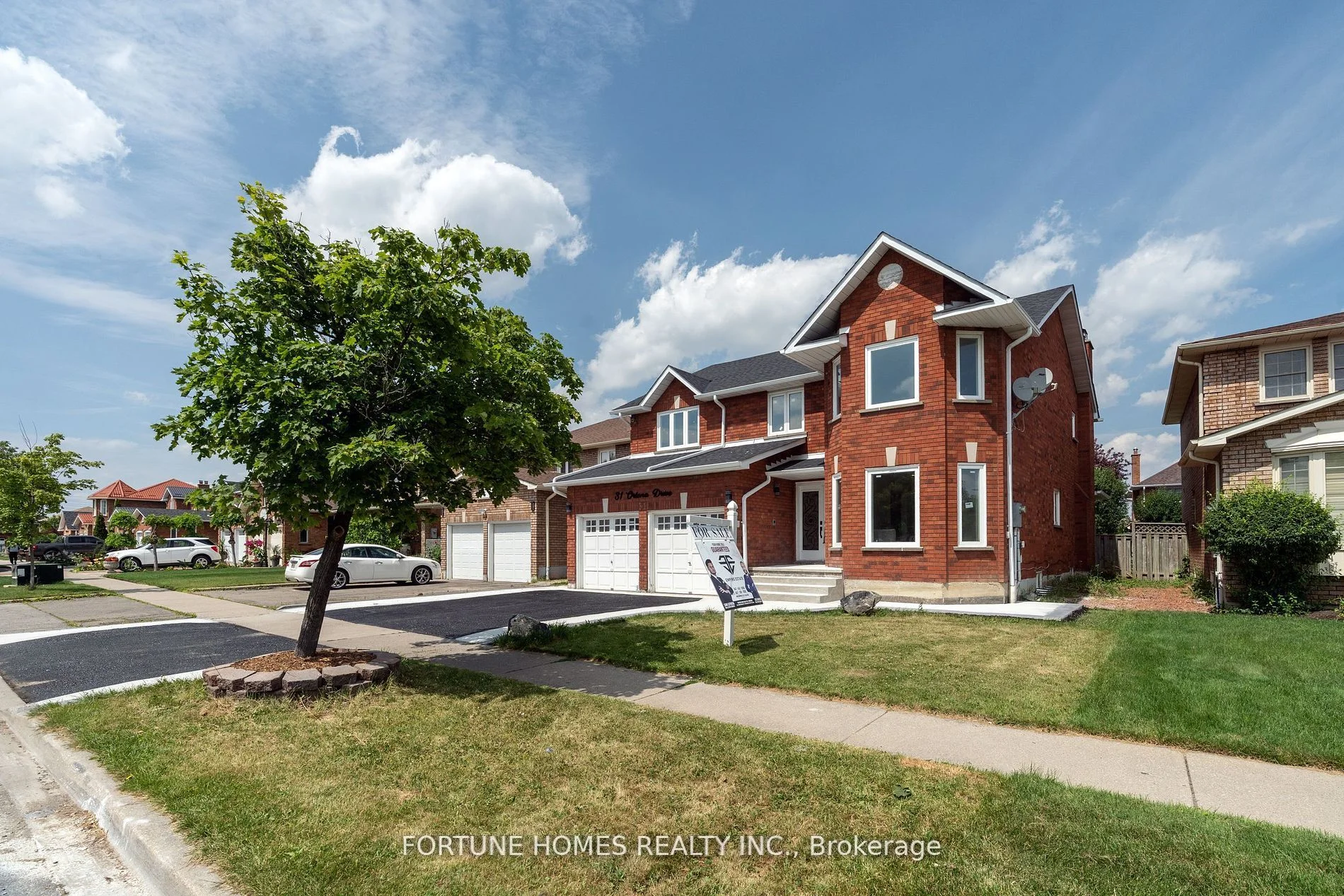 31 Ortona Drive, Brampton, ON L6Y 3E1