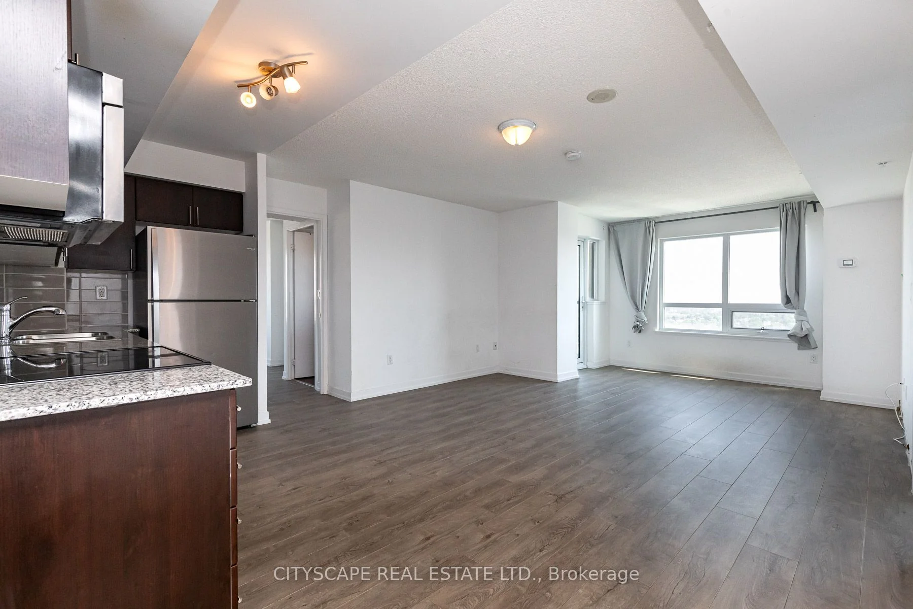 1410 Dupont Street 2104, Toronto W02, ON M6H 2A6