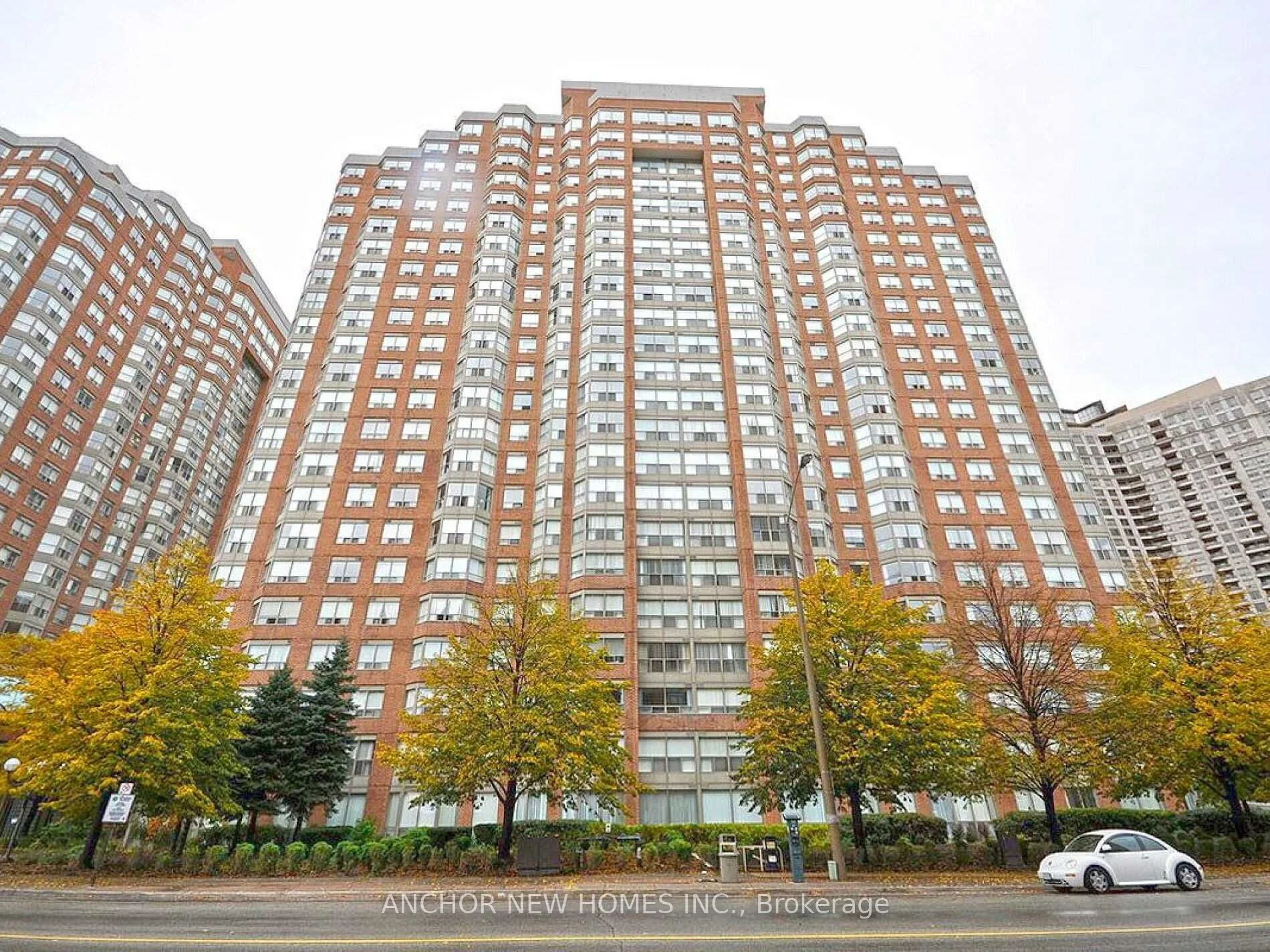 325 Webb Drive 205, Mississauga, ON L5B 3Z9