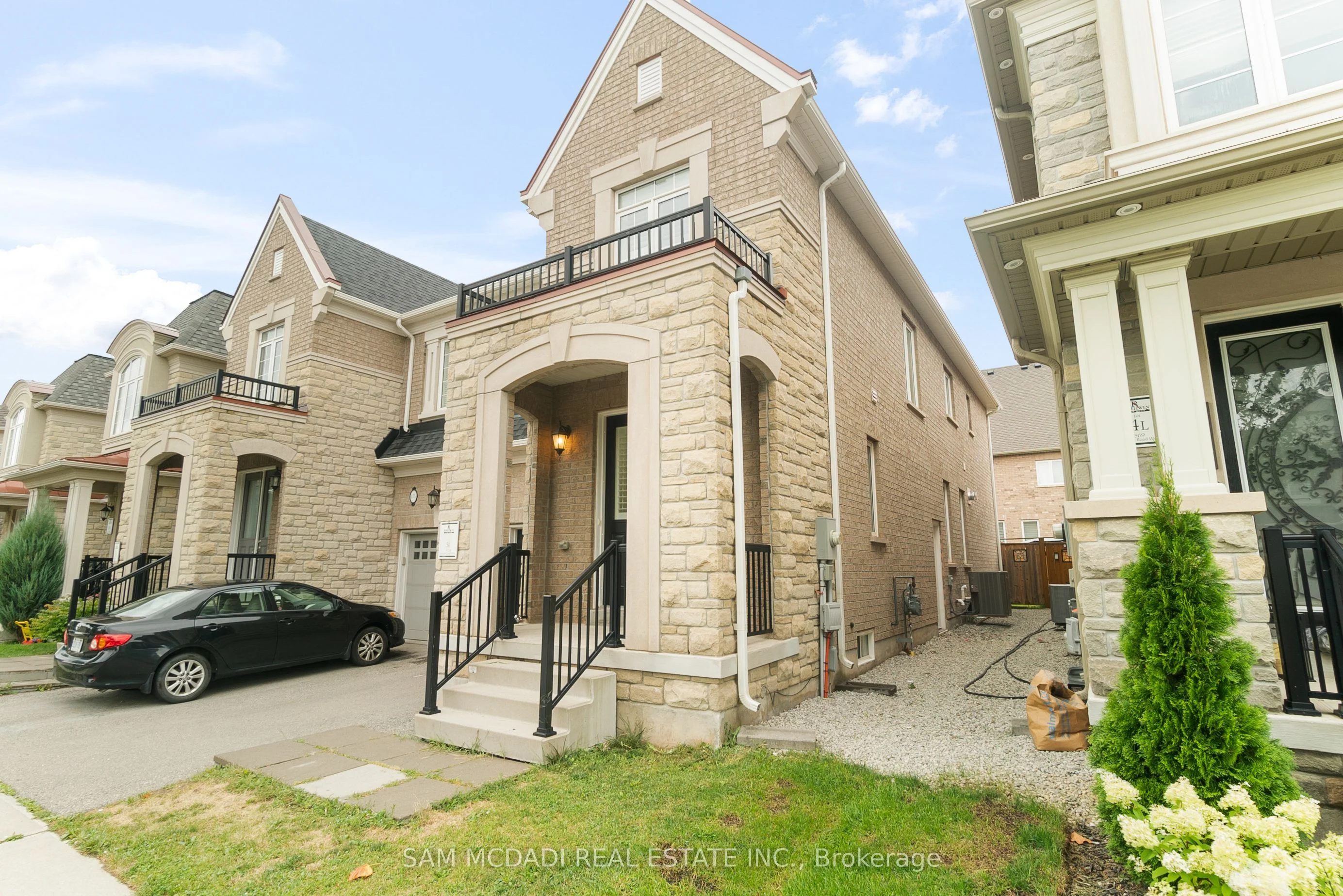 Semi-Detached in Oakville