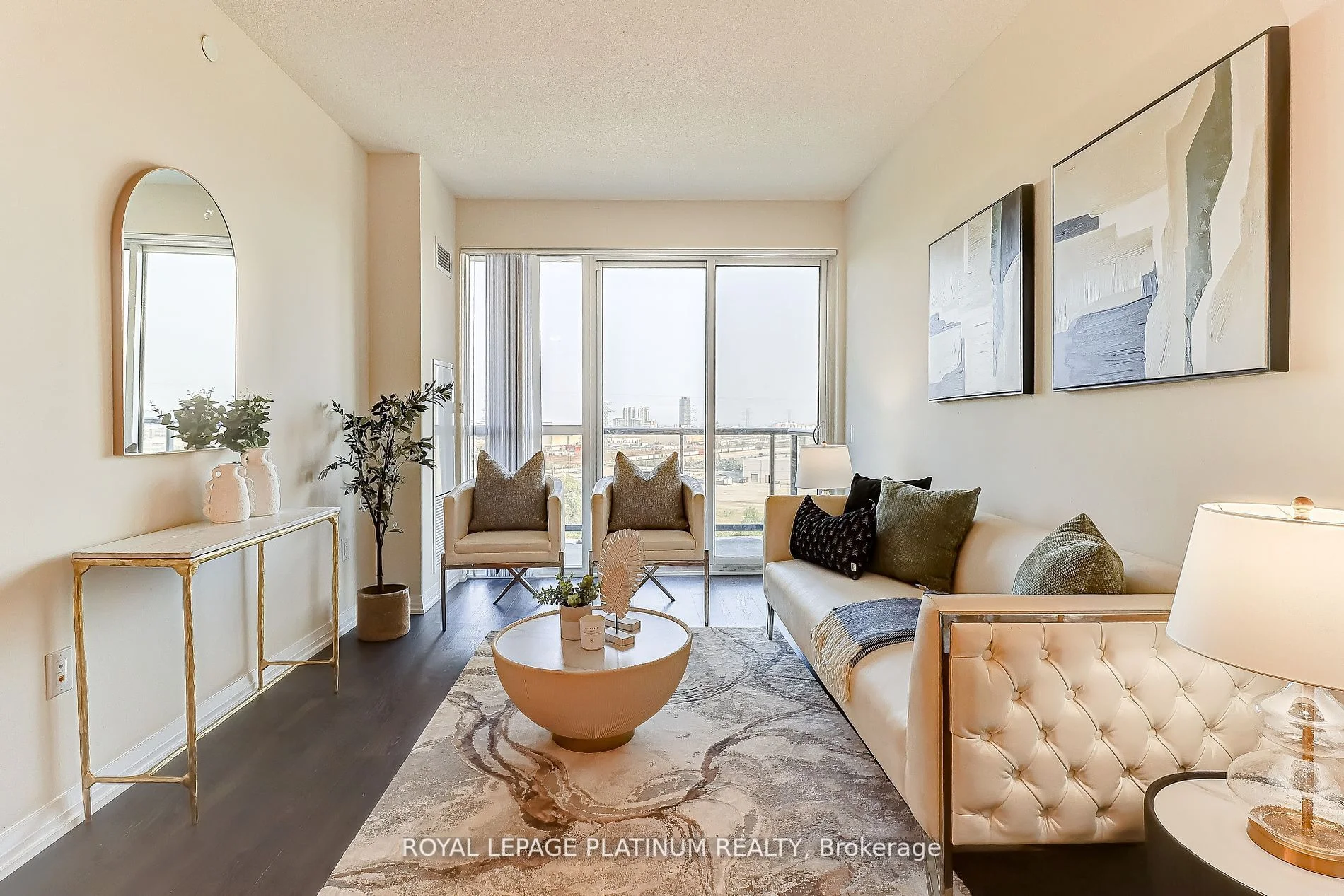 Condo Apartment in Toronto