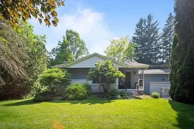 Detached in Burlington