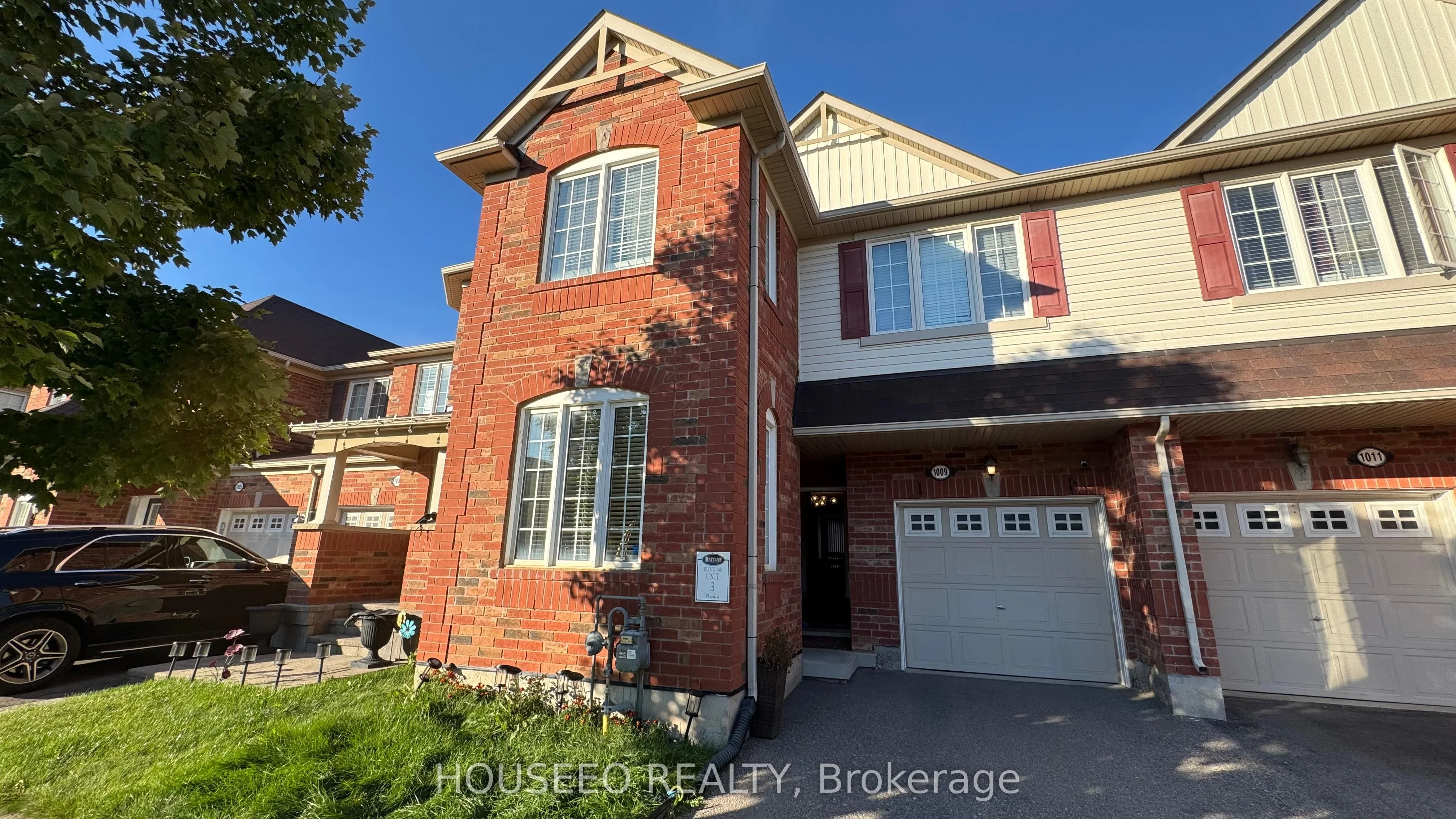 Att/Row/Townhouse in Milton