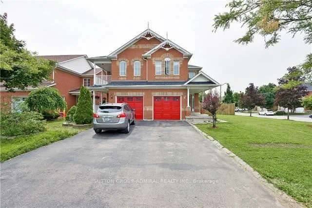 838 Golden Farmer Way, Mississauga, ON L5W 1A8